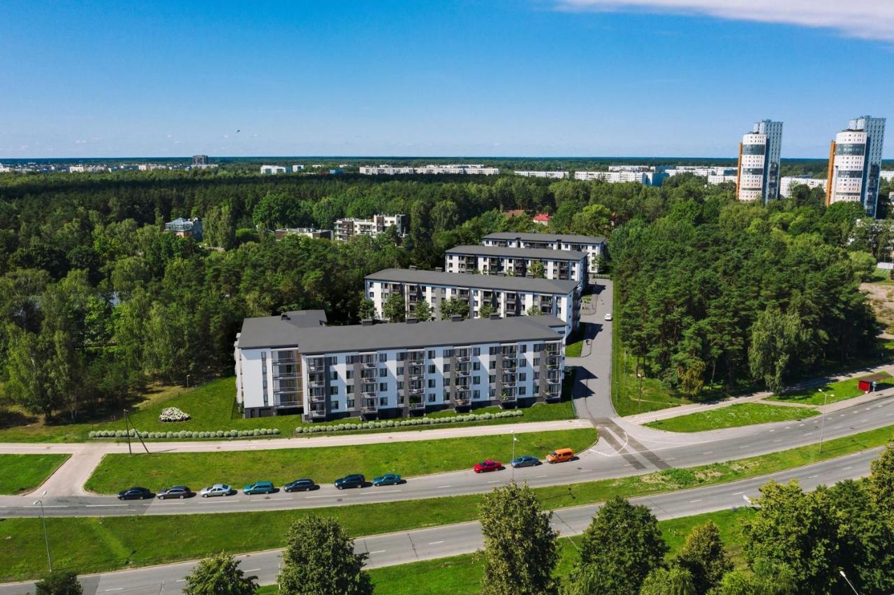 Cozy 2-Bedrooms Apartment In A New Complex Near The Airport And The Center Riga Exterior photo